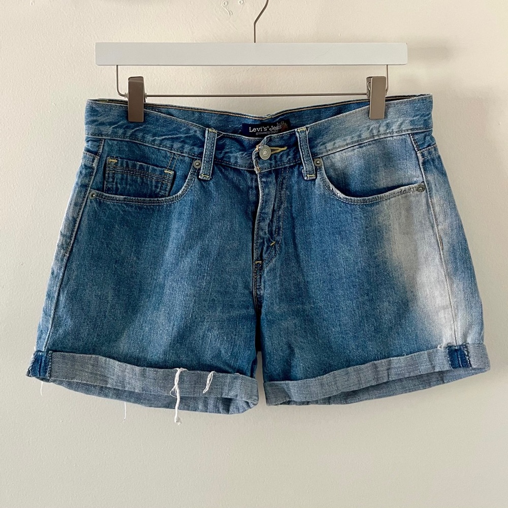 Levi’s | vintage (~90s) | cutoff denim shorts